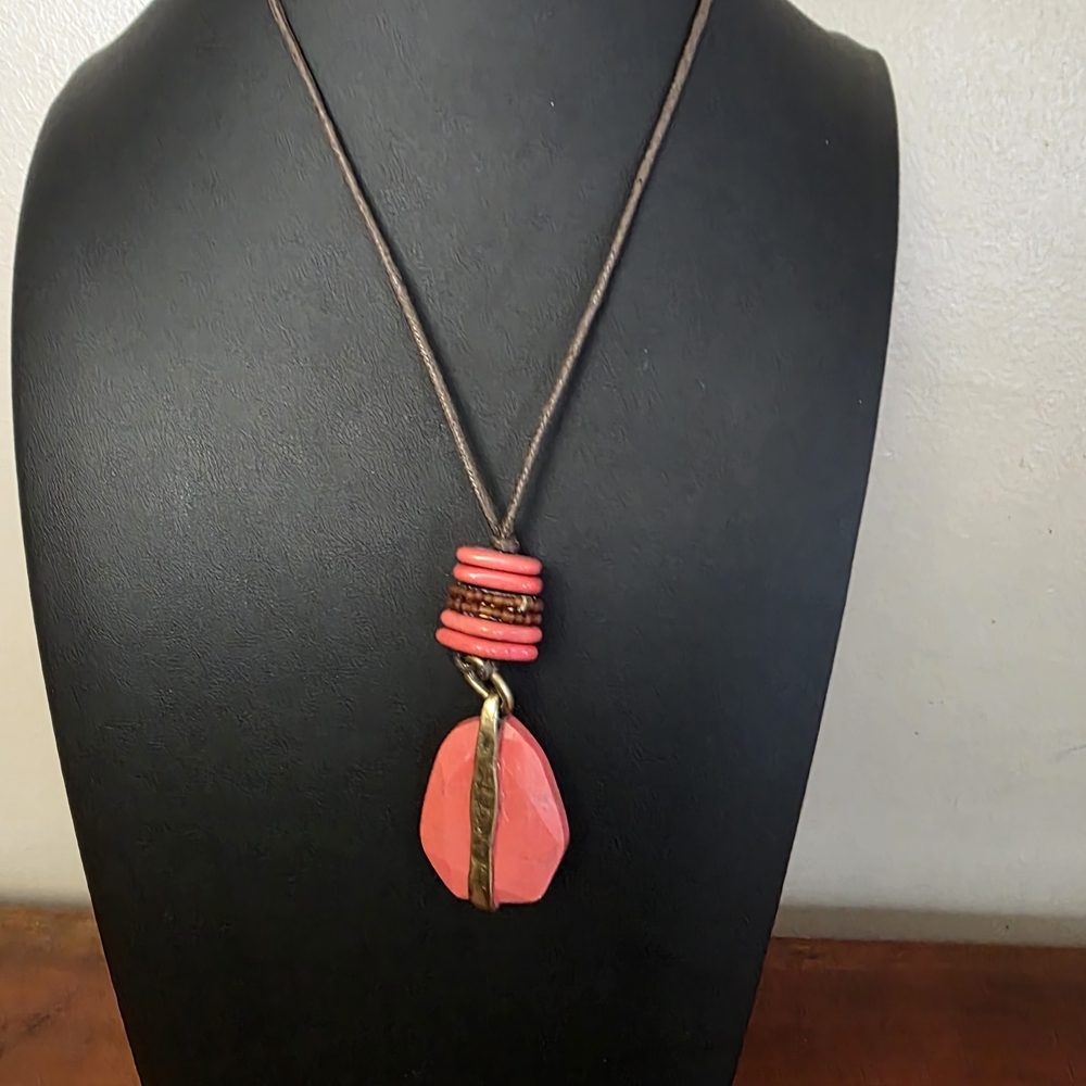 Coldwater Creek Coral and Gold Pendant Necklace